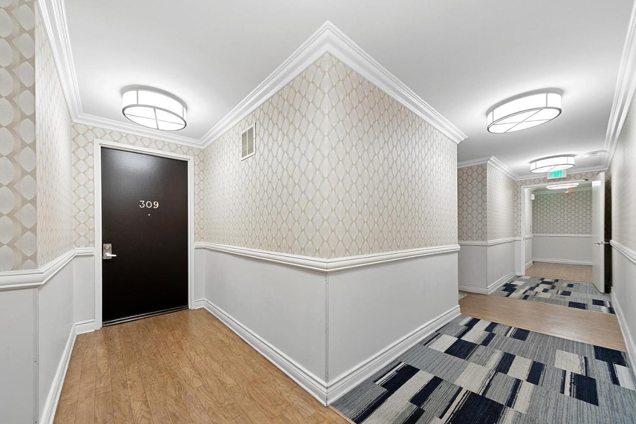 Beverly Hills Chic 2 Bed 2Bath With Patio And Parking 309 Лос Анджелис Екстериор снимка