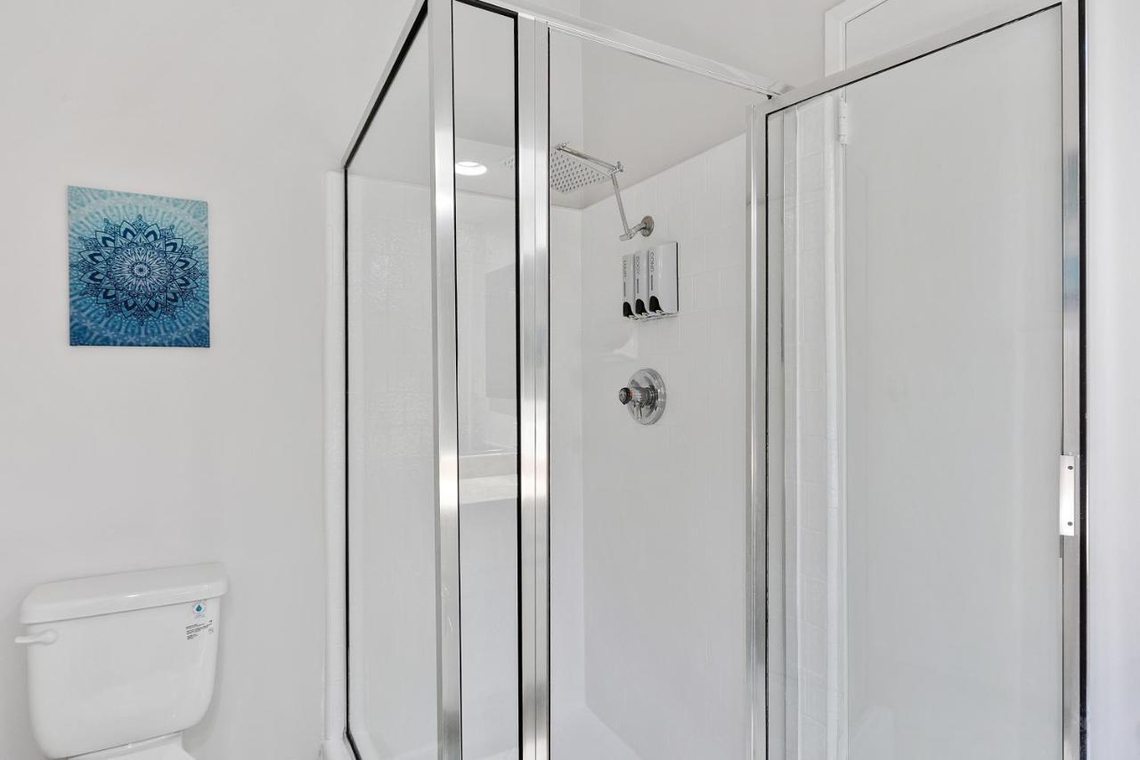 Beverly Hills Chic 2 Bed 2Bath With Patio And Parking 309 Лос Анджелис Екстериор снимка