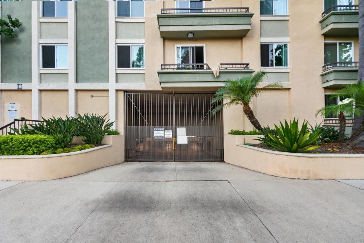 Beverly Hills Chic 2 Bed 2Bath With Patio And Parking 309 Лос Анджелис Екстериор снимка