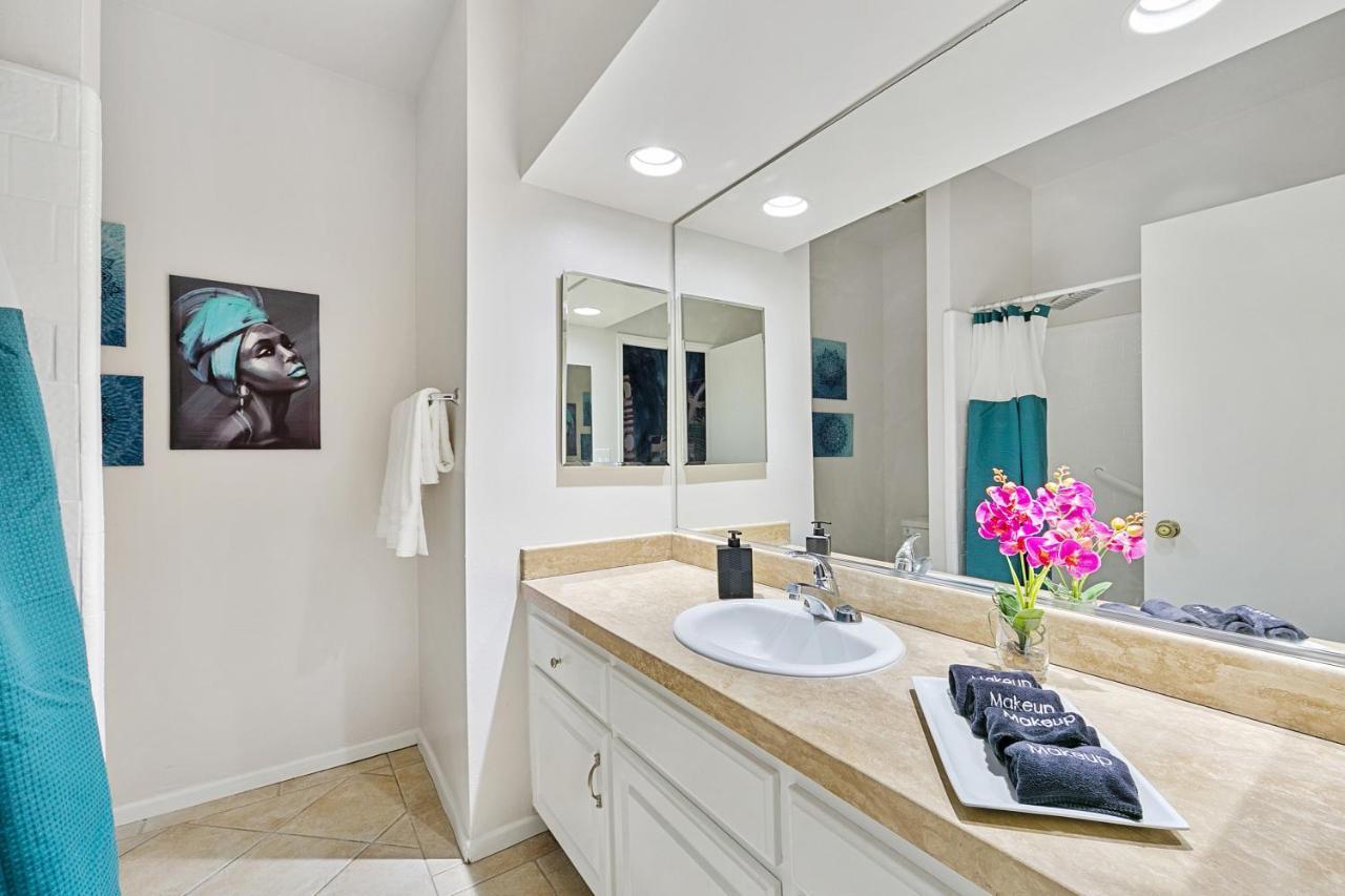 Beverly Hills Chic 2 Bed 2Bath With Patio And Parking 309 Лос Анджелис Екстериор снимка