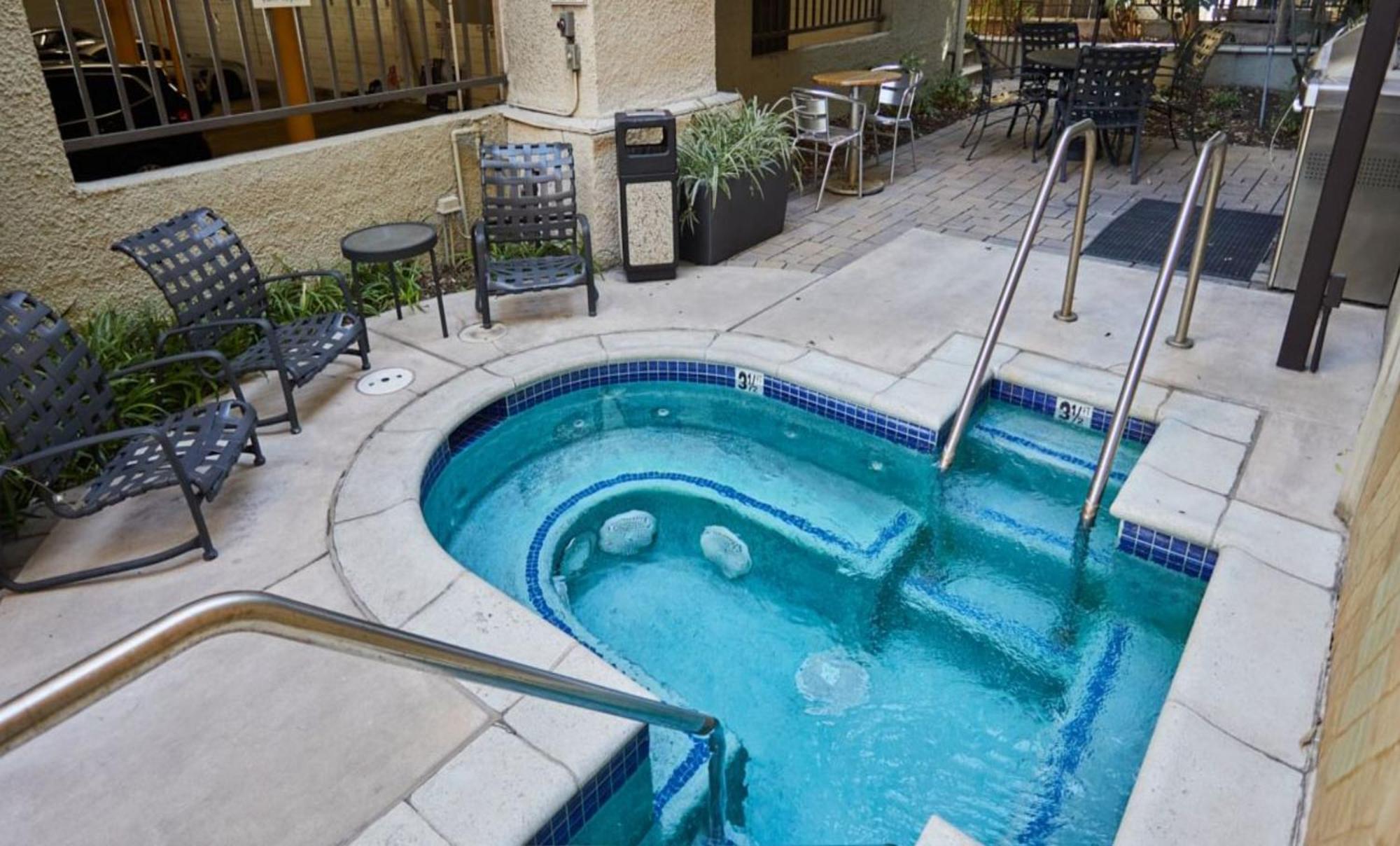 Beverly Hills Chic 2 Bed 2Bath With Patio And Parking 309 Лос Анджелис Екстериор снимка